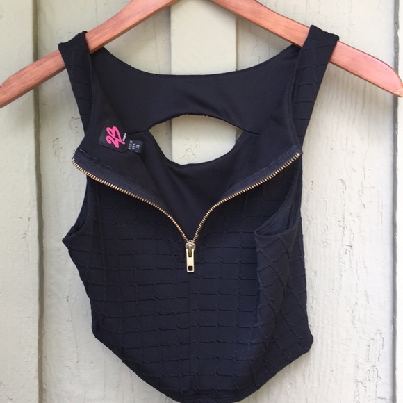 2B Bebe Waffle Keyhole Top - Picture 5 of 7